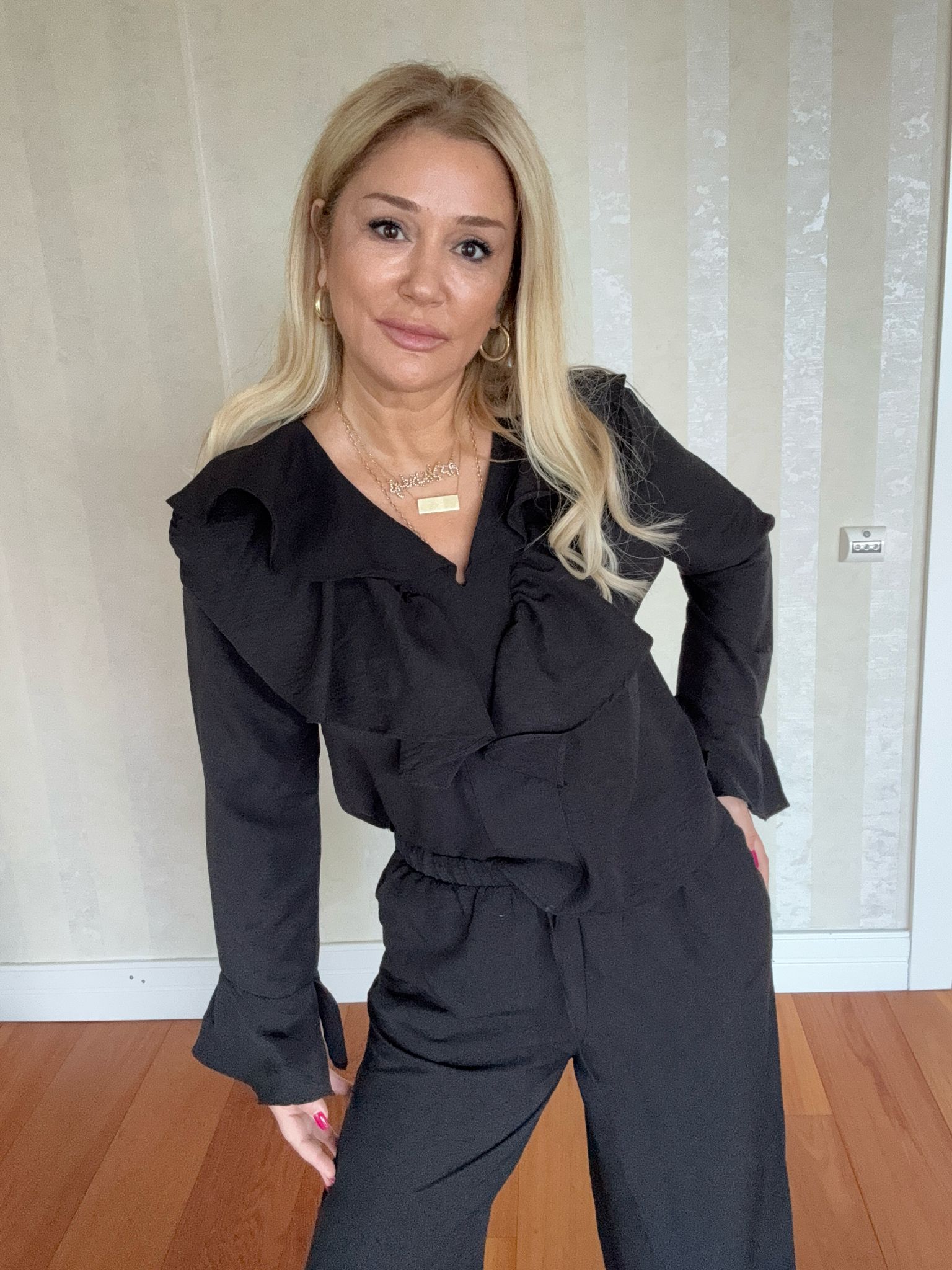 Chiflon Siyah Fırfırlı Takım