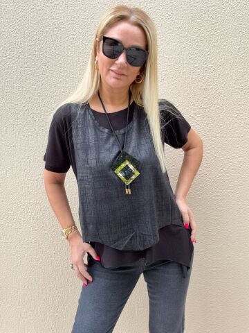 Kolyeli Yelekli Kısa Kol Siyah Bluz