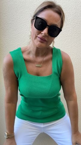 Parne Yeşil Kare Yaka Triko