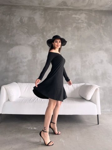 Merad Siyah Elbise