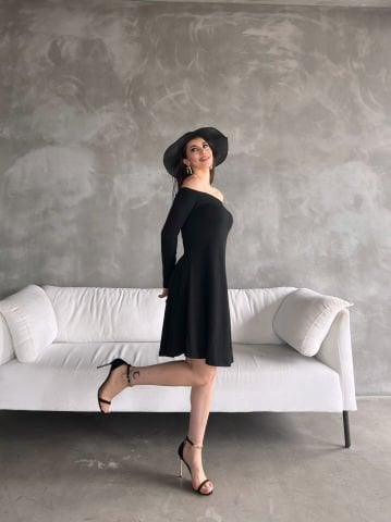 Merad Siyah Elbise