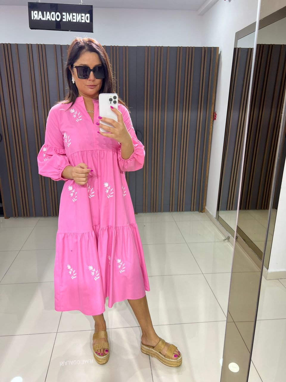 Label Pembe Elbise