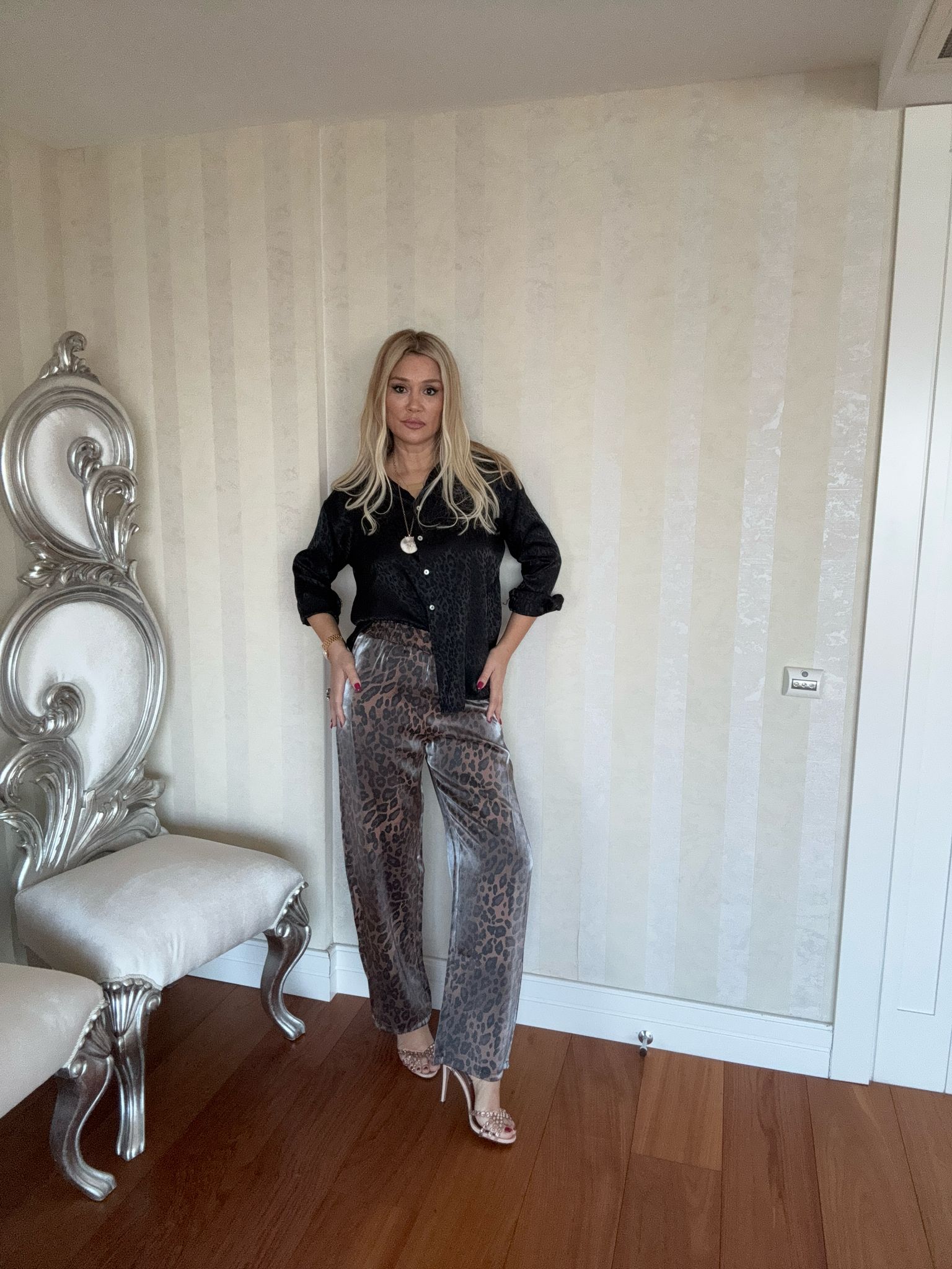 Perra Parlak Saten Kahve Leopar Pantolon