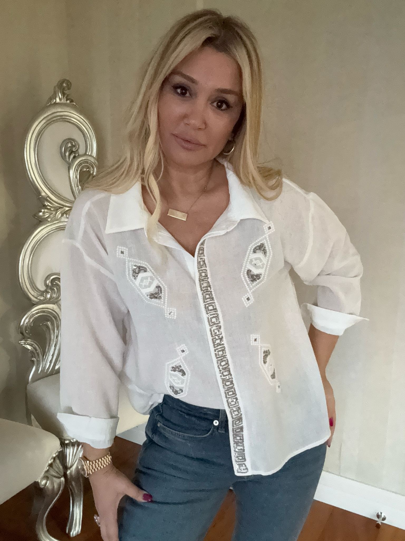 Berga Ekru İşlemeli Gömlek