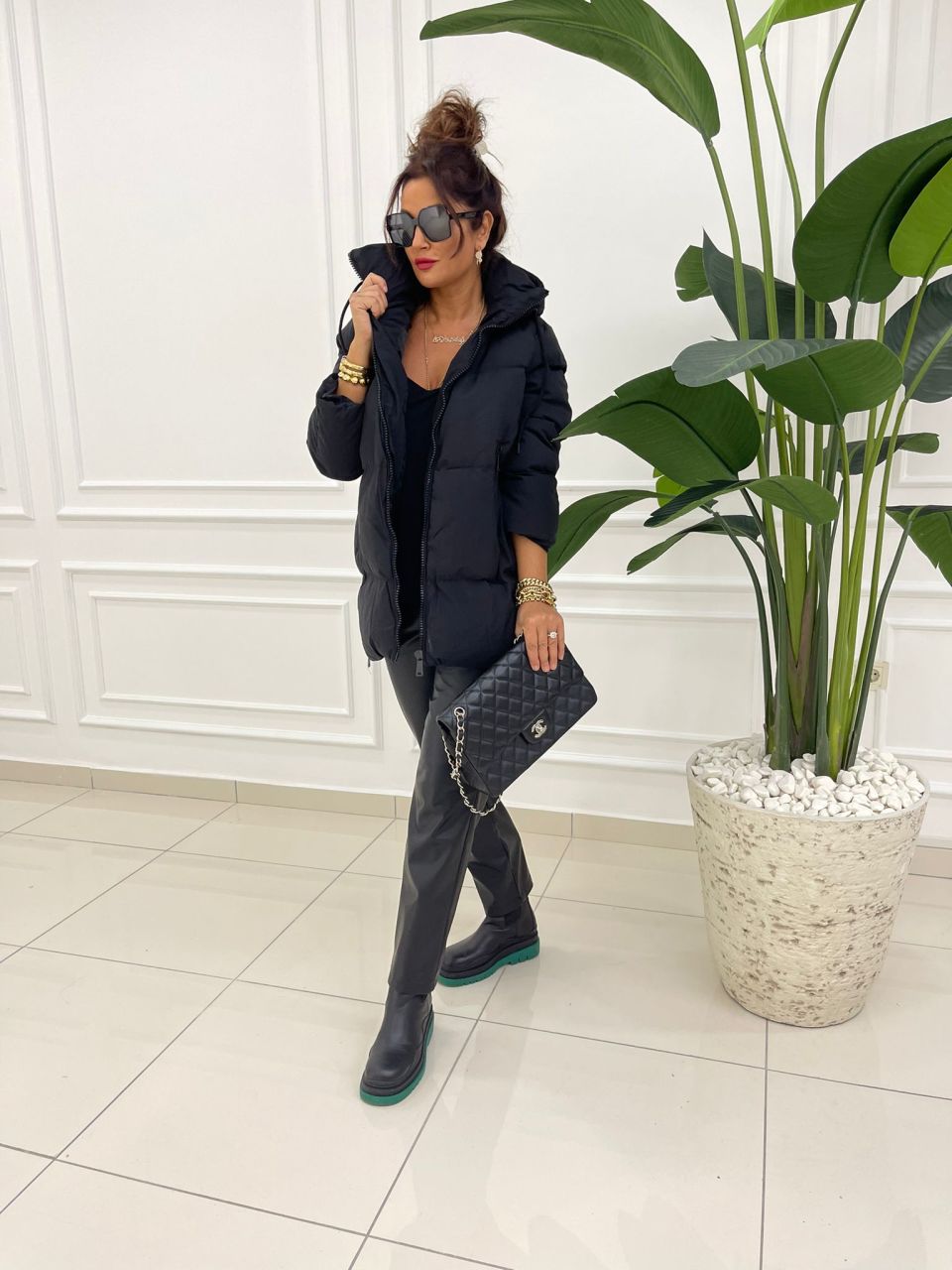 Lucie Siyah Mont