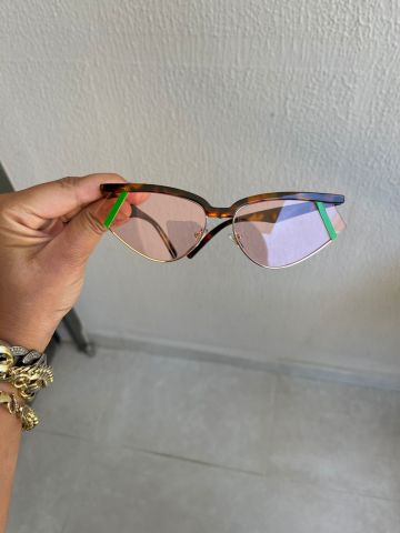 Terda Pembe Cam Gözlük