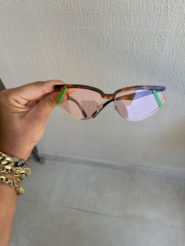 Terda Pembe Cam Gözlük