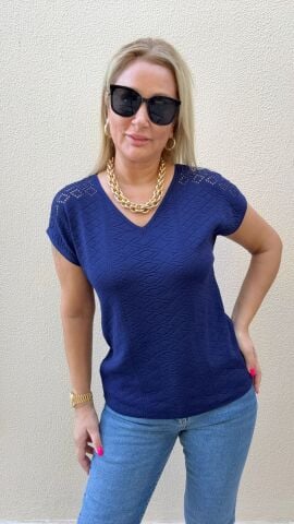 Clara Lacivert Triko