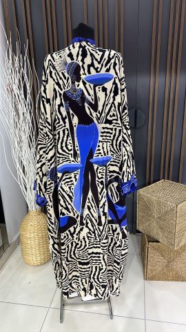 Feminine Saks Kimono