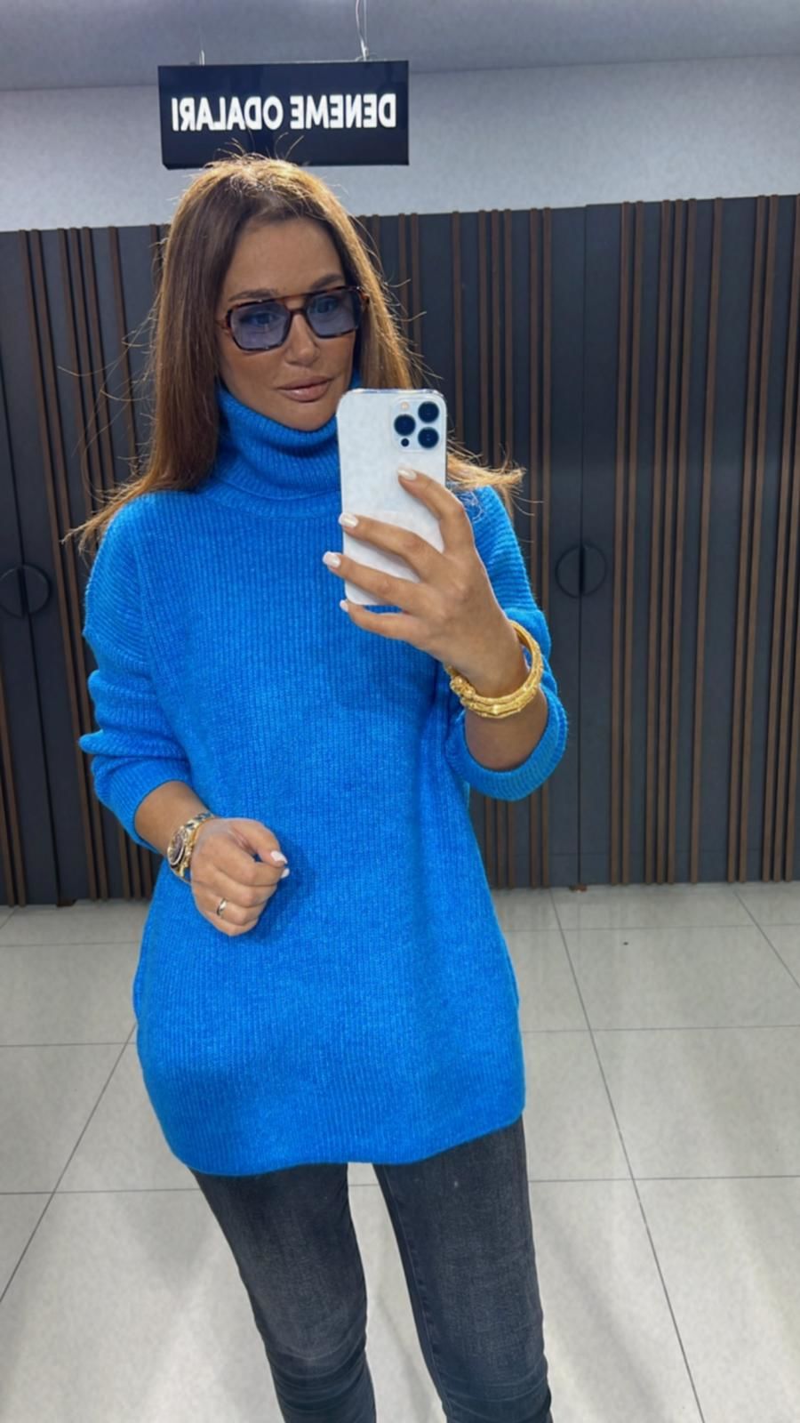 Tonly Saks Kazak