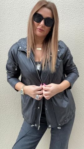 Adrina Siyah Yağmurluk