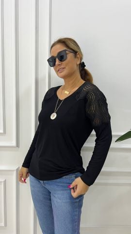 Phobe Omuz Dantel Detaylı Siyah Bluz