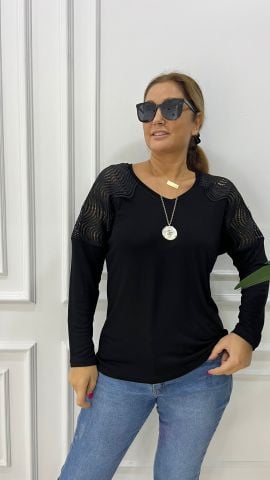 Phobe Omuz Dantel Detaylı Siyah Bluz