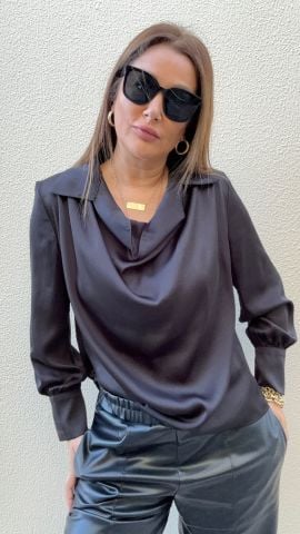 Degaje Yaka Siyah Bluz