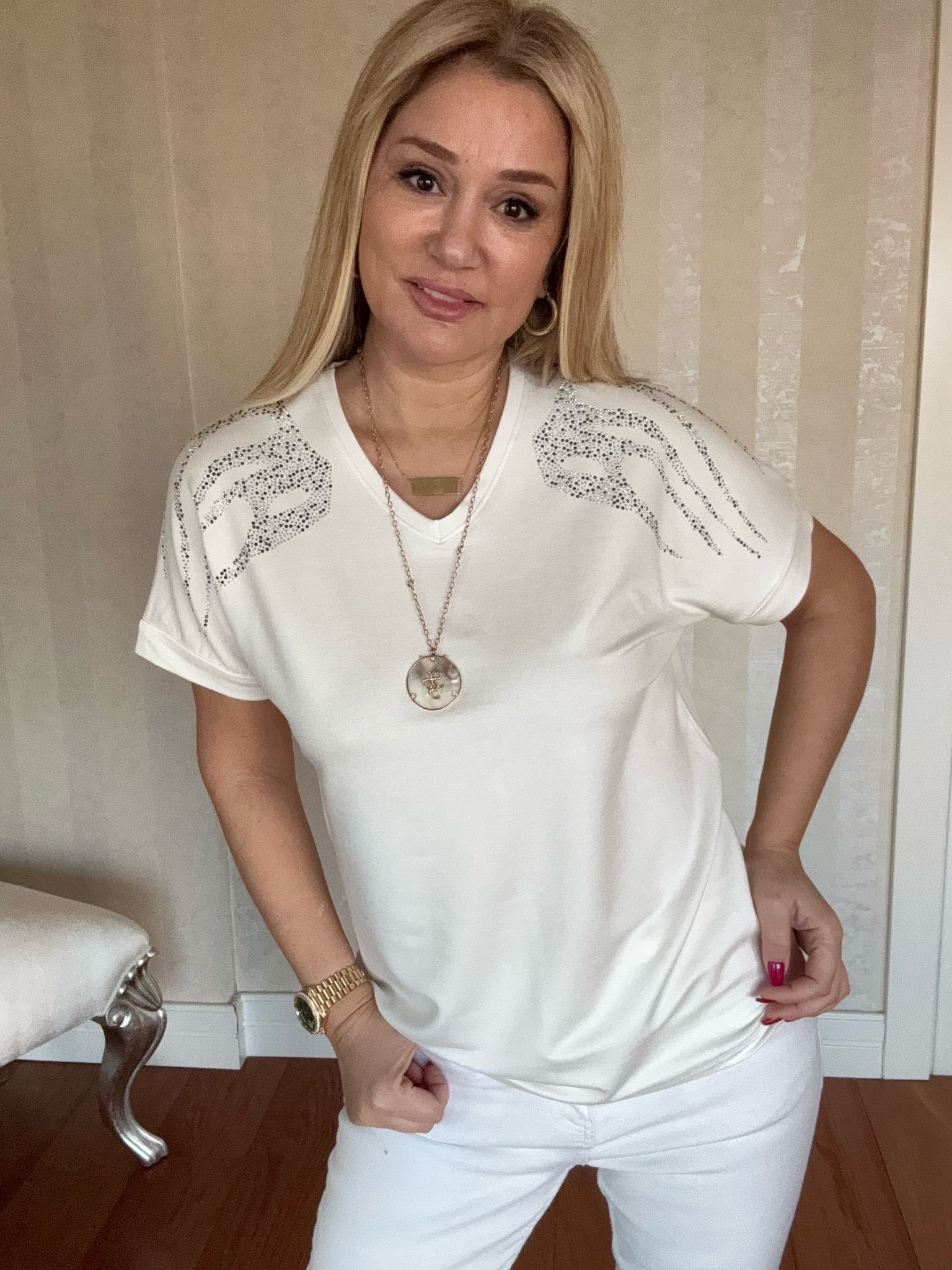 Loreta Taş Detaylı Ekru Bluz
