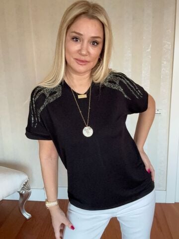 Loreta Taş Detaylı Siyah Bluz
