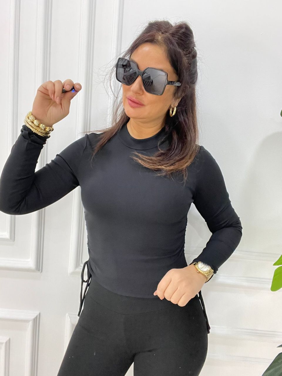 Risa Siyah Crop