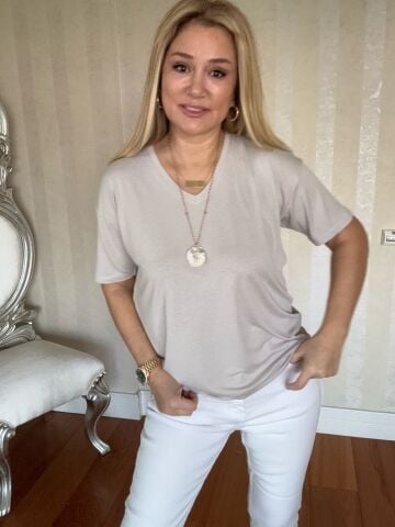 Lily Vizon T-shirt