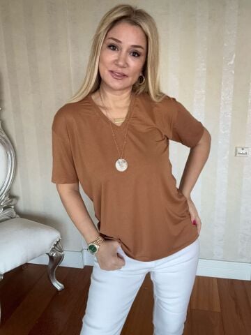 Lily Camel T-shirt