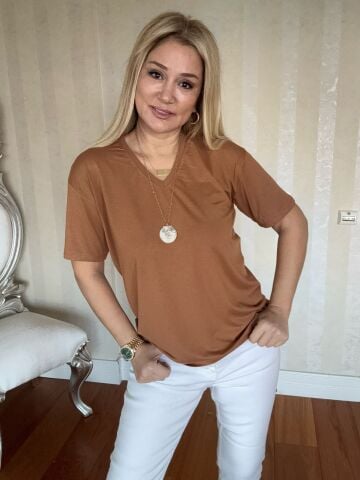 Lily Camel T-shirt