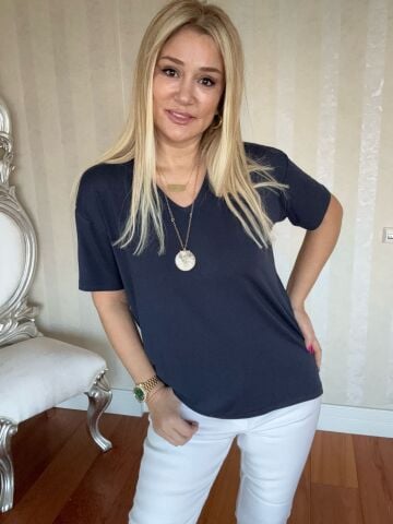 Lily Lacivert T-shirt